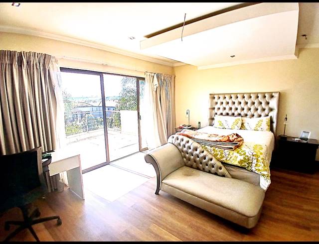 4 BEDROOM GOLF ESTATE FOR SALE IN BLUE VALLEY GOLF ESTATE